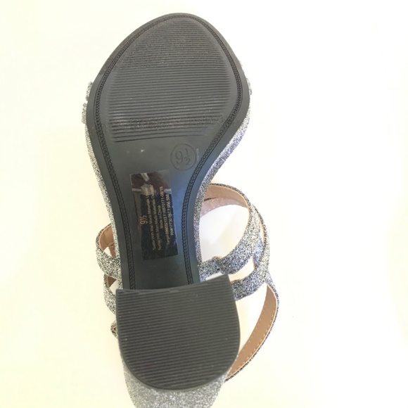 A NEW DAY Silver Heeled Sandals Estealla Chunky Block Heel New Women’s Size 9.5 - Picture 10 of 15